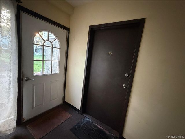42 Richmond Boulevard 1B, Ronkonkoma, NY 11779