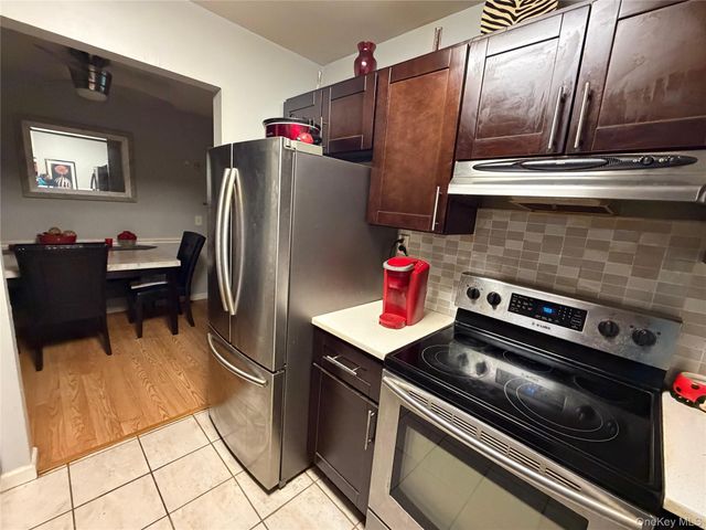 42 Richmond Boulevard 1B, Ronkonkoma, NY 11779