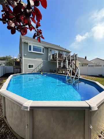 22 Wilshire Court, Freeport, NY 11520