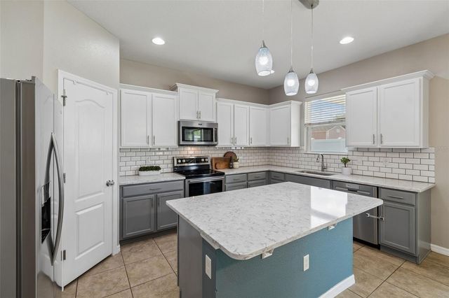 10517 MASSIMO DRIVE, Wimauma, FL 33598