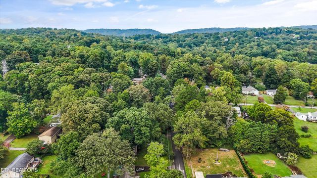 5415 Lynnette Rd, Knoxville, TN 37918