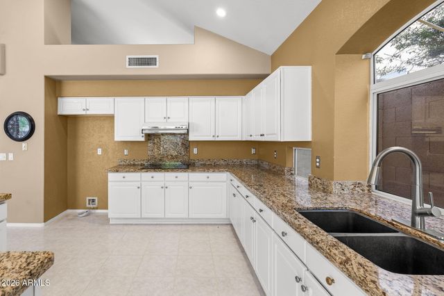 908 E MOUNTAIN SAGE Drive, Phoenix, AZ 85048