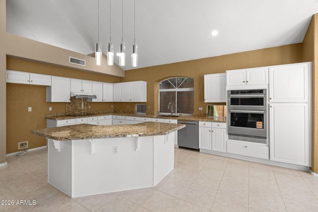 908 E MOUNTAIN SAGE Drive, Phoenix, AZ 85048
