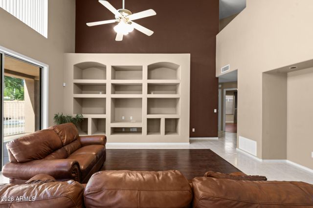 908 E MOUNTAIN SAGE Drive, Phoenix, AZ 85048
