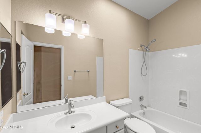 908 E MOUNTAIN SAGE Drive, Phoenix, AZ 85048