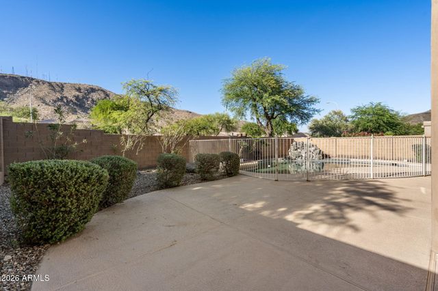908 E MOUNTAIN SAGE Drive, Phoenix, AZ 85048