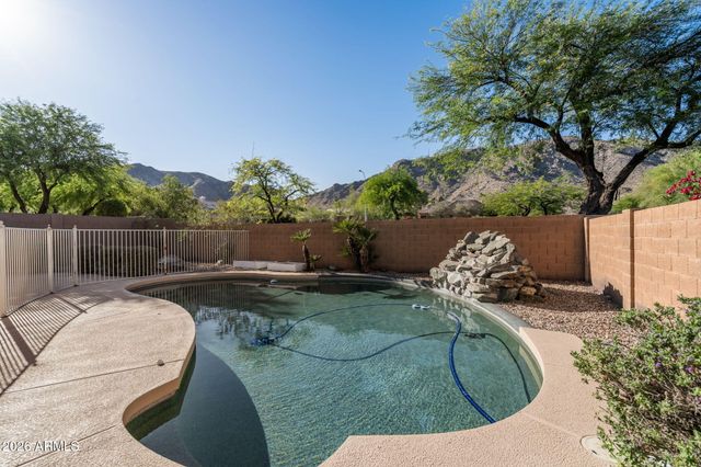 908 E MOUNTAIN SAGE Drive, Phoenix, AZ 85048