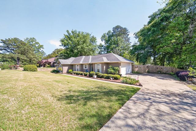 6648 Springlake Drive, Columbus, GA 31909