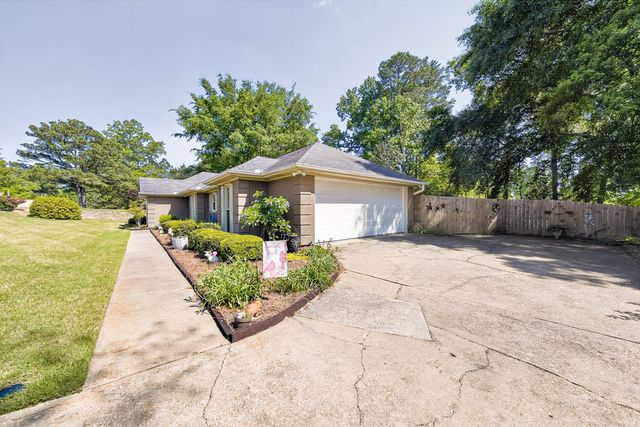 6648 Springlake Drive, Columbus, GA 31909