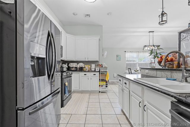 2009 5th Avenue NW, Ardmore, OK 73401