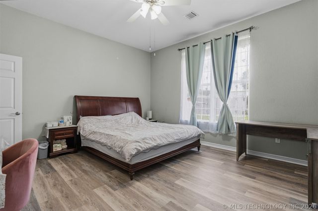 2009 5th Avenue NW, Ardmore, OK 73401
