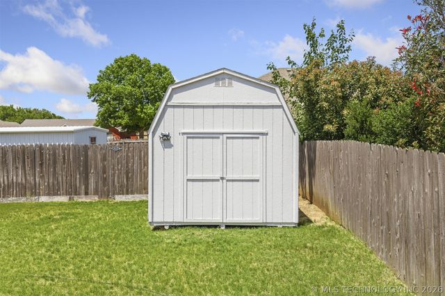 2009 5th Avenue NW, Ardmore, OK 73401