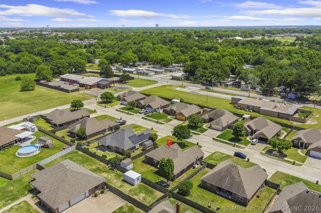 2009 5th Avenue NW, Ardmore, OK 73401