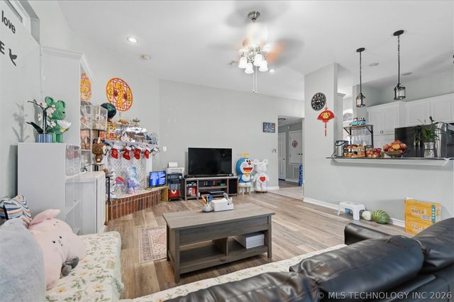 2009 5th Avenue NW, Ardmore, OK 73401