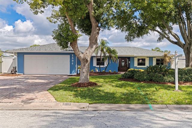 1894 TANGLEWOOD DRIVE NE, St Petersburg, FL 33702