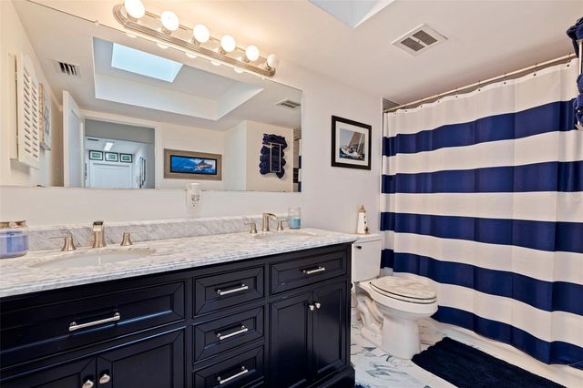 1894 TANGLEWOOD DRIVE NE, St Petersburg, FL 33702