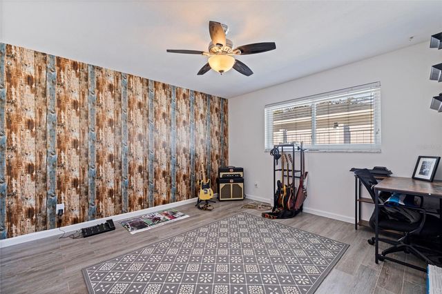 1894 TANGLEWOOD DRIVE NE, St Petersburg, FL 33702