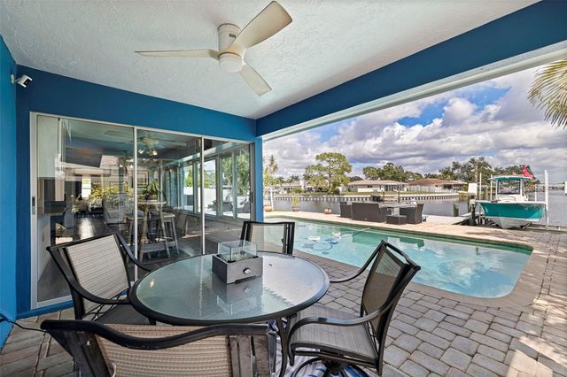 1894 TANGLEWOOD DRIVE NE, St Petersburg, FL 33702