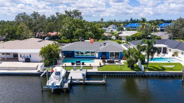 1894 TANGLEWOOD DRIVE NE, St Petersburg, FL 33702