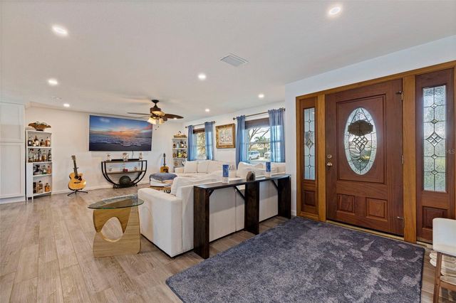 1894 TANGLEWOOD DRIVE NE, St Petersburg, FL 33702