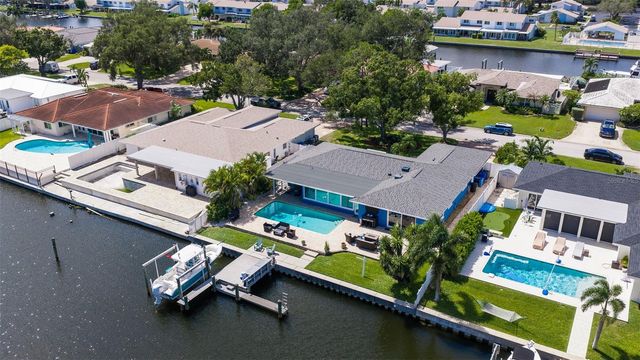 1894 TANGLEWOOD DRIVE NE, St Petersburg, FL 33702