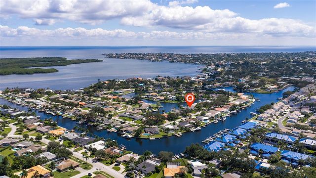 1894 TANGLEWOOD DRIVE NE, St Petersburg, FL 33702