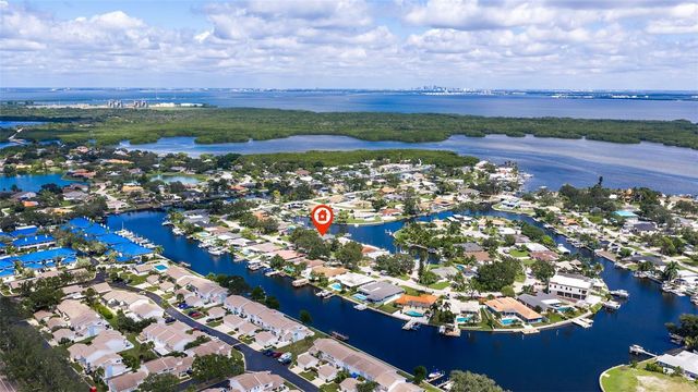 1894 TANGLEWOOD DRIVE NE, St Petersburg, FL 33702