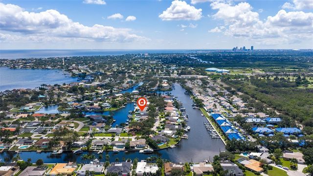 1894 TANGLEWOOD DRIVE NE, St Petersburg, FL 33702