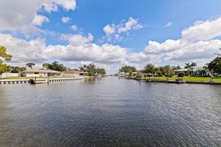 1894 TANGLEWOOD DRIVE NE, St Petersburg, FL 33702
