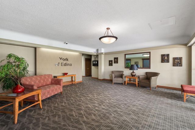 6450 York Avenue S 414, Edina, MN 55435