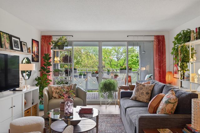 6450 York Avenue S 414, Edina, MN 55435