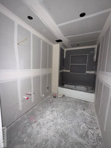 5439 Rip Tideroad, Idaho Falls, ID 83401