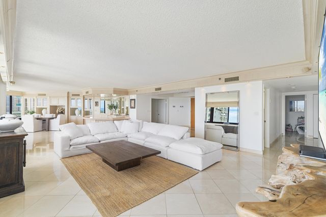 20185 E Country Club Drive 901, Aventura, FL 33180