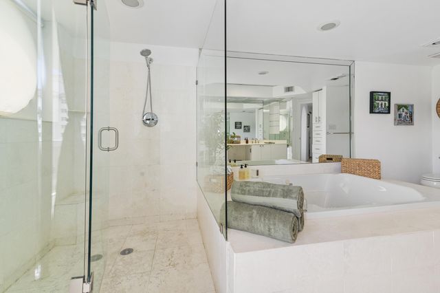 20185 E Country Club Drive 901, Aventura, FL 33180