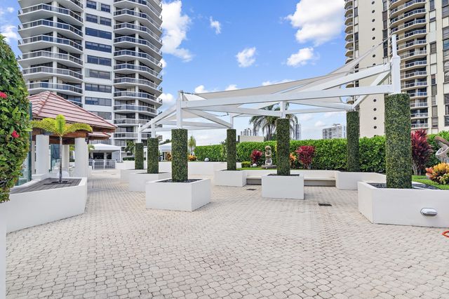 20185 E Country Club Drive 901, Aventura, FL 33180