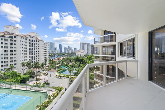 20185 E Country Club Drive 901, Aventura, FL 33180