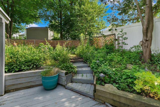 11 Heroult Rd, Worcester, MA 01606