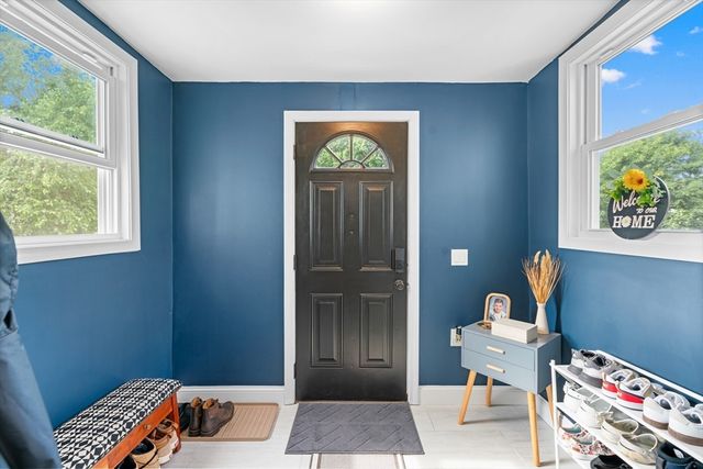 11 Heroult Rd, Worcester, MA 01606
