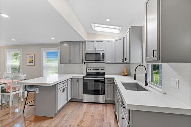 11 Heroult Rd, Worcester, MA 01606
