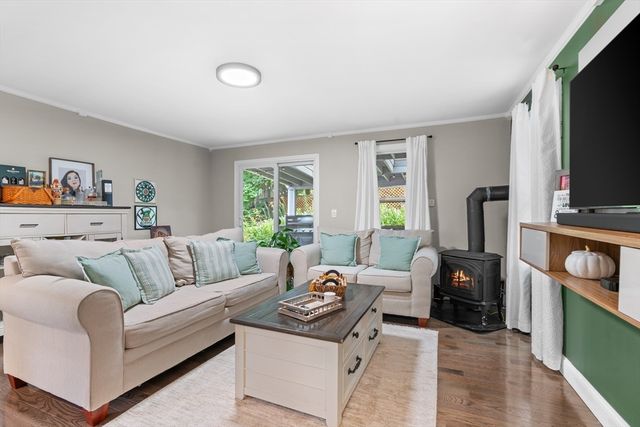 11 Heroult Rd, Worcester, MA 01606