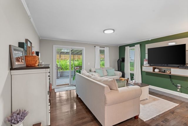 11 Heroult Rd, Worcester, MA 01606
