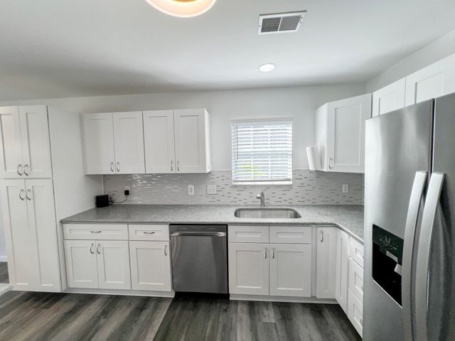 7225 Sweet Grass Boulevard, Hanahan, SC 29410