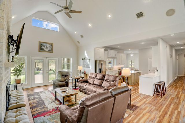 1153 County Road 150, Alvin, TX 77511