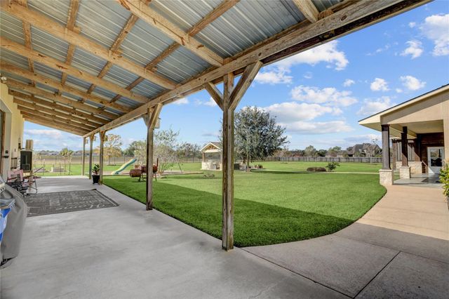 1153 County Road 150, Alvin, TX 77511