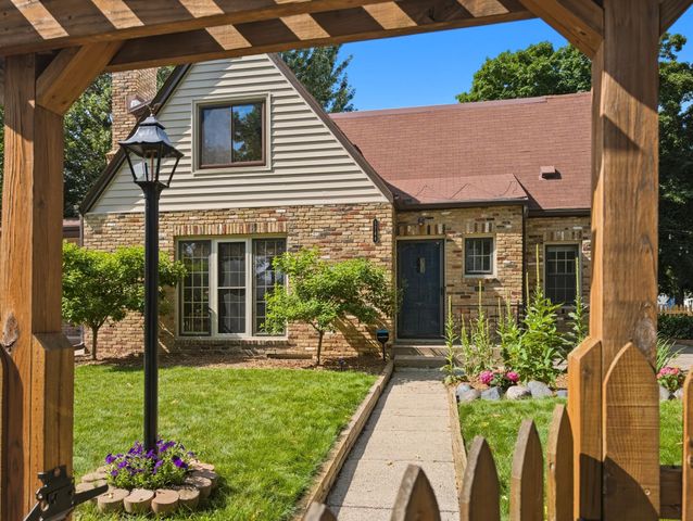 5744 Elliot Avenue, Minneapolis, MN 55417