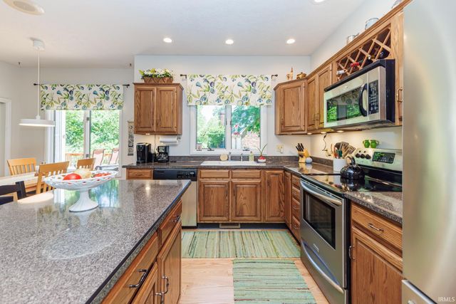 5204 W Pineridge Road, Muncie, IN 47304