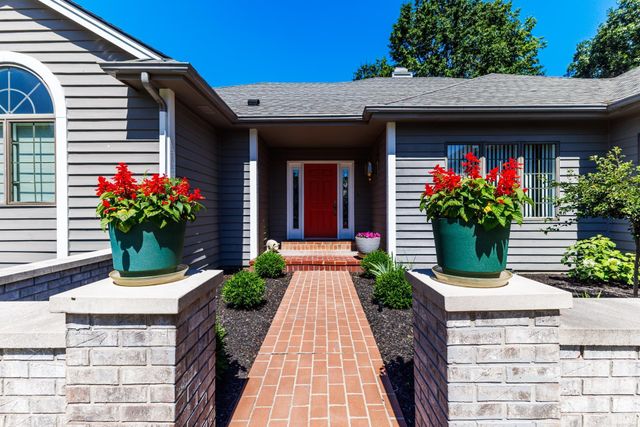 5204 W Pineridge Road, Muncie, IN 47304