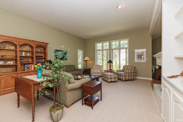 5204 W Pineridge Road, Muncie, IN 47304