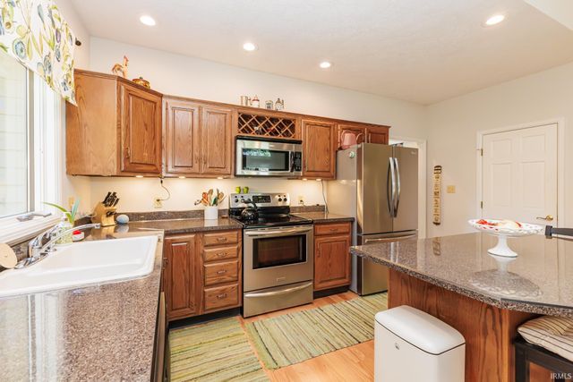 5204 W Pineridge Road, Muncie, IN 47304