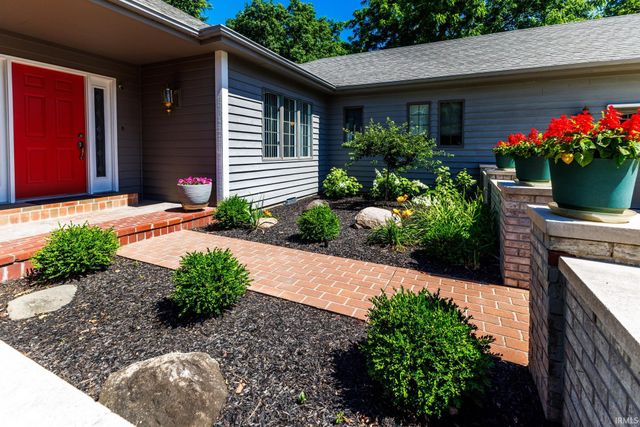 5204 W Pineridge Road, Muncie, IN 47304